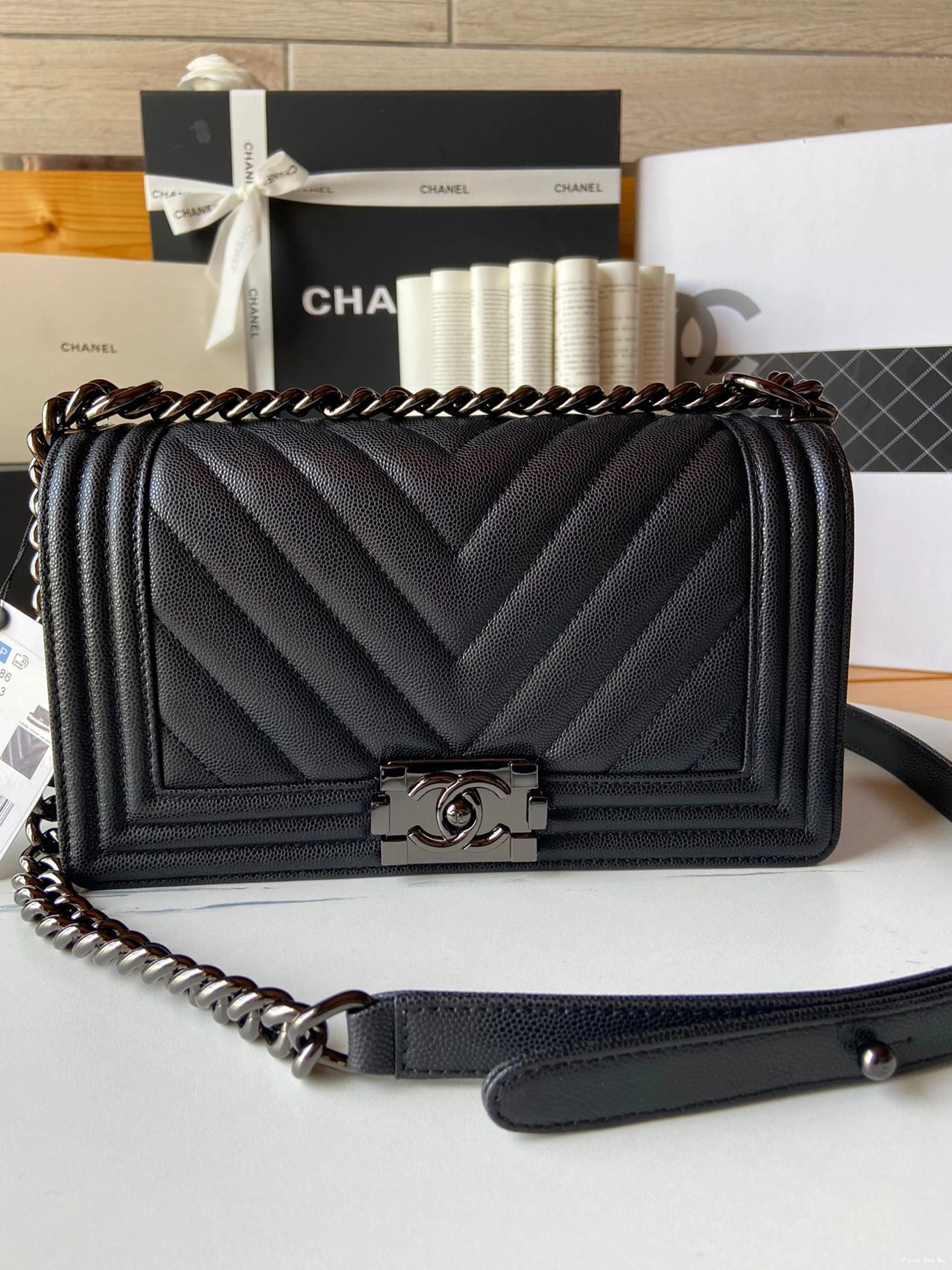 First Bag Ru CHANEL BOY 25CM WITH GUN CHAIN BAG 20CM 0808